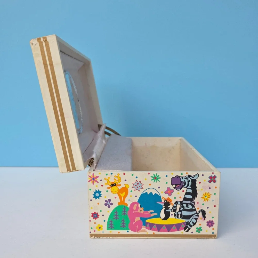 Vintage Disney It's a Small World Music Jewelry Box 6